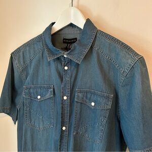 NWT Silver Jeans Denim Medium Wash Casual Short Sleeved Shirt Snap Closures Med
